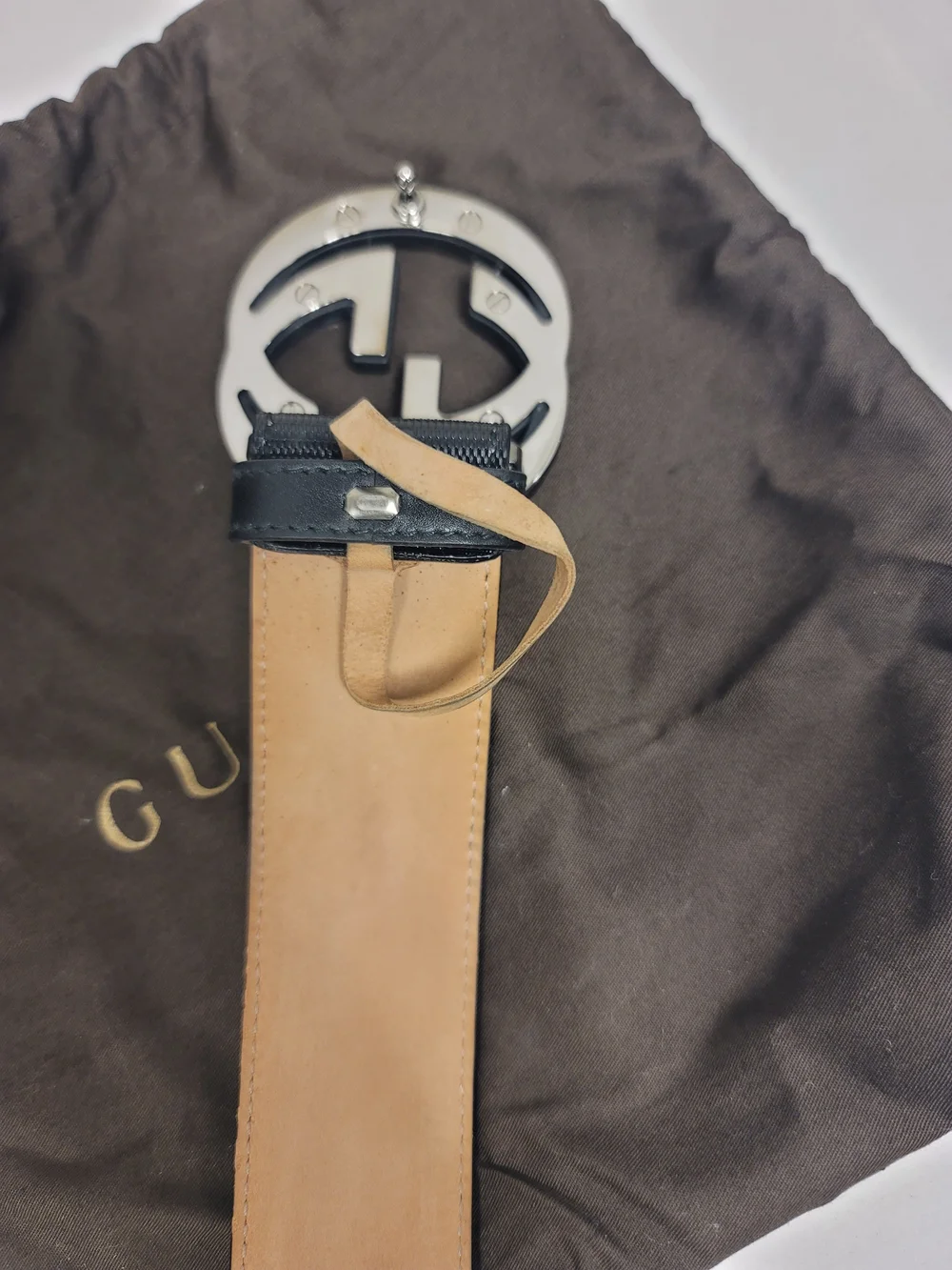 Gucci Men’s Black Leather G Buckle Belt